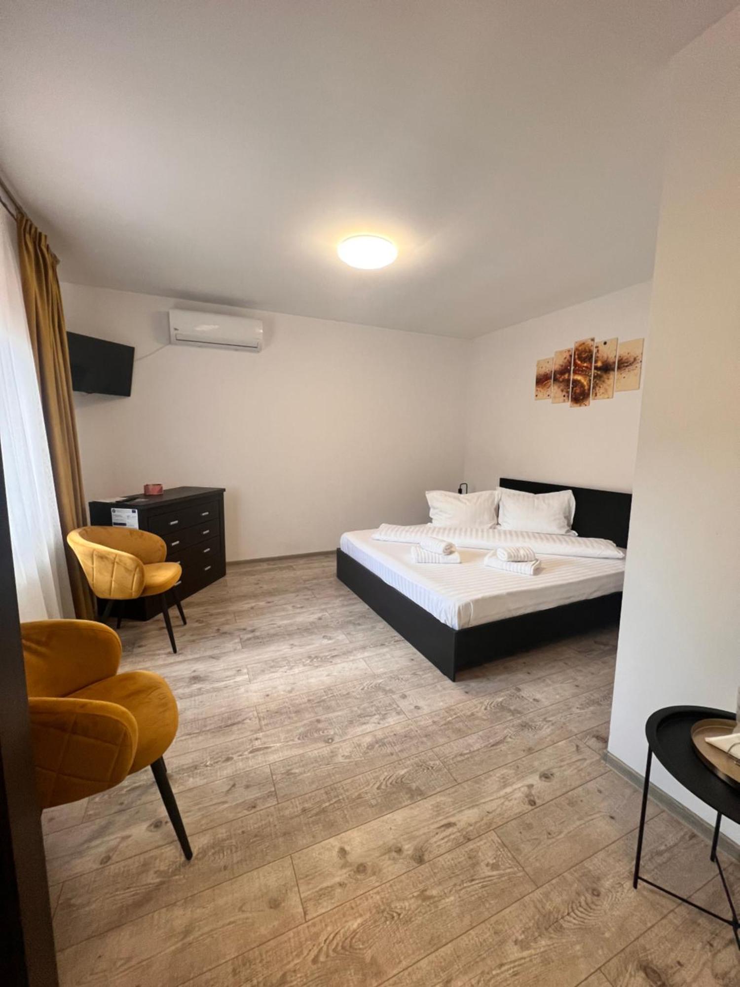 Agropensiunea Cristina Farm stay *