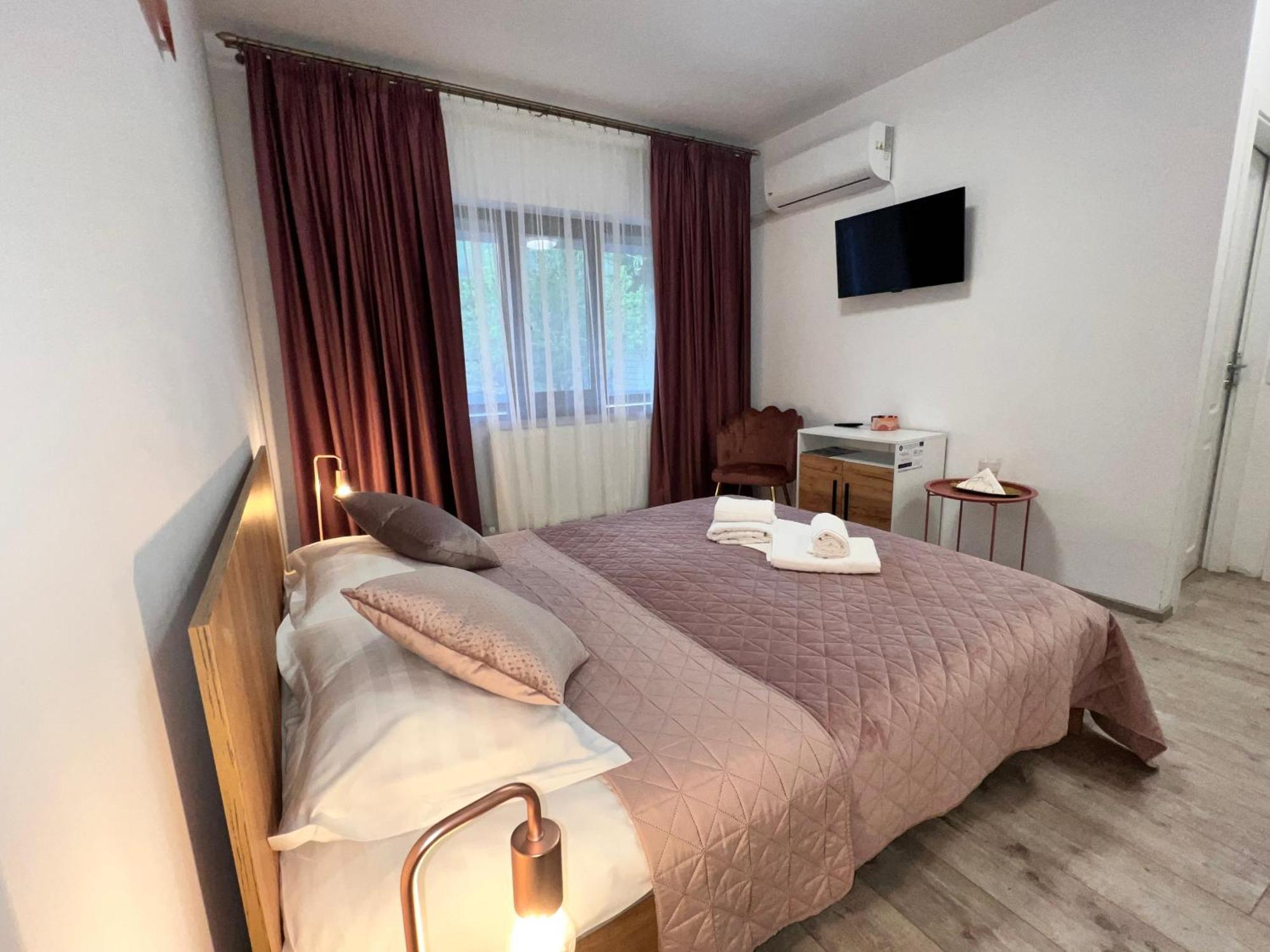 Agropensiunea Cristina Farm stay *
